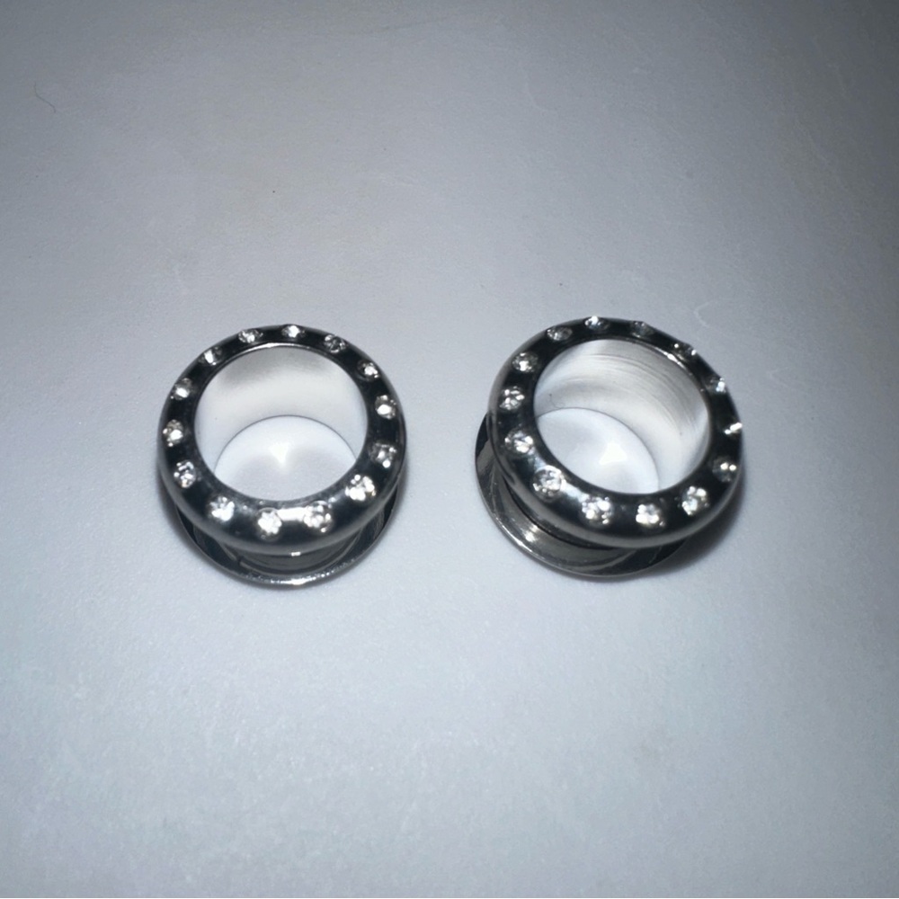 New 12 mm Ear Plugs piercings Earrings lobes never worn